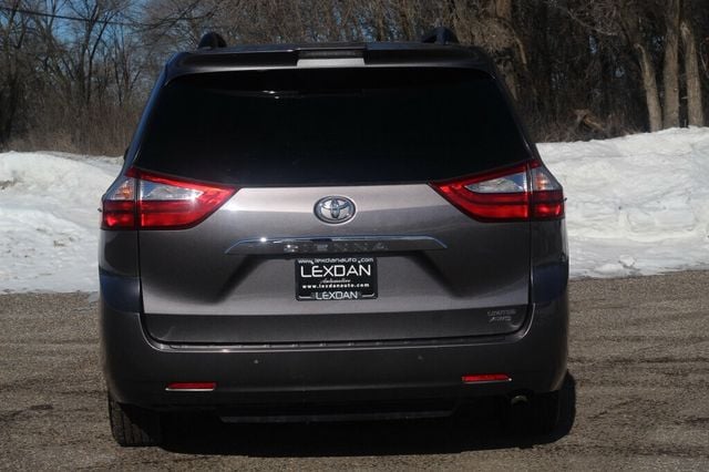 2019 Toyota Sienna ONE OWNER AWD LIMITED W/ NAVIGATION, LEATHER HTD SEATS, MOONROOF - 22976799 - 4