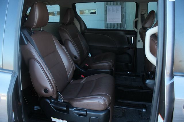 2019 Toyota Sienna ONE OWNER AWD LIMITED W/ NAVIGATION, LEATHER HTD SEATS, MOONROOF - 22976799 - 8