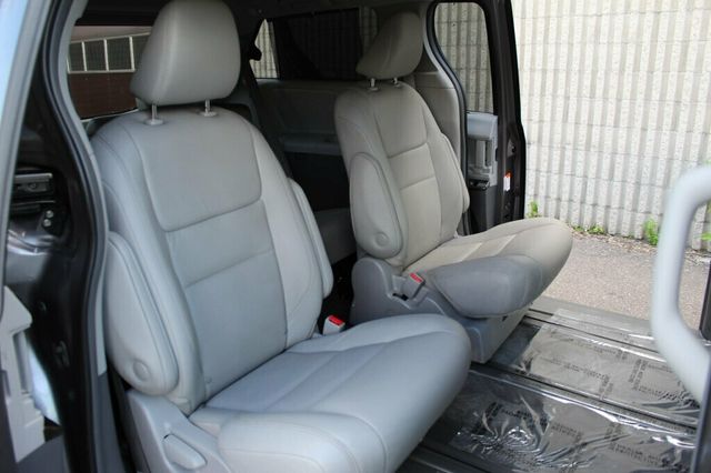 2019 Toyota Sienna ONE OWNER AWD XLE W/ NAVIGATION, MOONROOF, LEATHER - 23018388 - 9