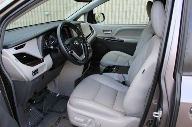 2019 Toyota Sienna ONE OWNER AWD XLE W/ NAVIGATION, MOONROOF, LEATHER - 23018388 - 22
