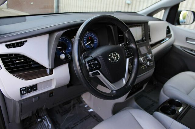 2019 Toyota Sienna ONE OWNER AWD XLE W/ NAVIGATION, MOONROOF, LEATHER - 23018388 - 23