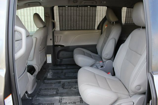 2019 Toyota Sienna ONE OWNER AWD XLE W/ NAVIGATION, MOONROOF, LEATHER - 23018388 - 25