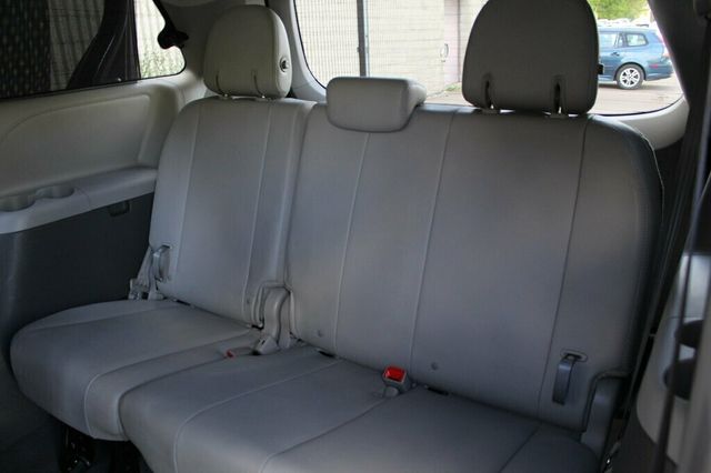 2019 Toyota Sienna ONE OWNER AWD XLE W/ NAVIGATION, MOONROOF, LEATHER - 23018388 - 27