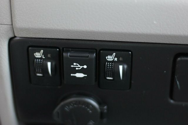 2019 Toyota Sienna ONE OWNER AWD XLE W/ NAVIGATION, MOONROOF, LEATHER - 23018388 - 30