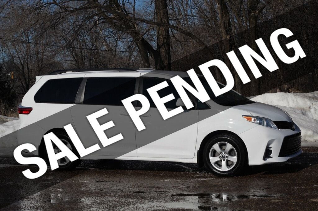 2019 Toyota Sienna ONE OWNER LE 8 PASSENGER - 22981388 | Video 1