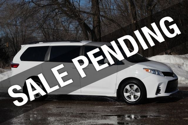 2019 Toyota Sienna ONE OWNER LE 8 PASSENGER - 22981388 - 0