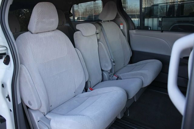 2019 Toyota Sienna ONE OWNER LE 8 PASSENGER - 22981388 - 10