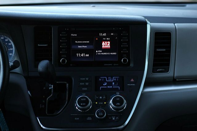 2019 Toyota Sienna ONE OWNER LE 8 PASSENGER - 22981388 - 13