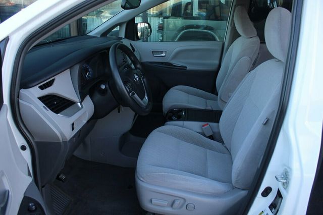 2019 Toyota Sienna ONE OWNER LE 8 PASSENGER - 22981388 - 22