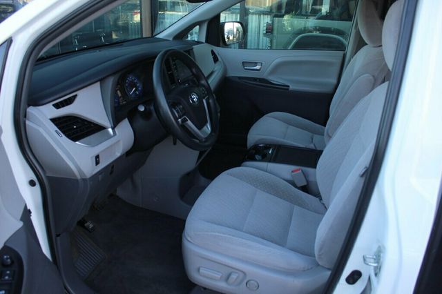 2019 Toyota Sienna ONE OWNER LE 8 PASSENGER - 22981388 - 23