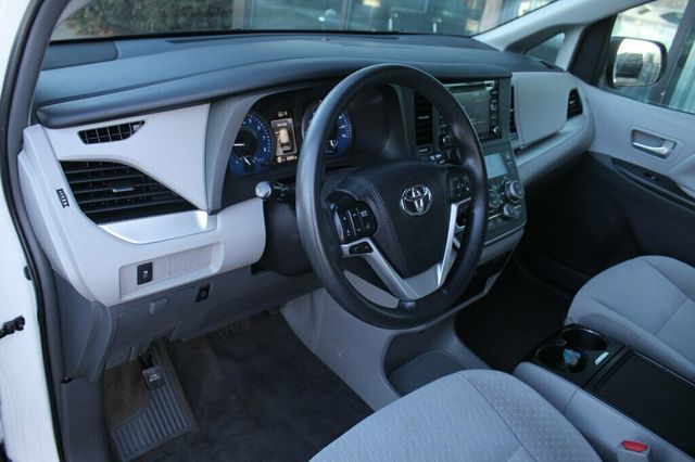 2019 Toyota Sienna ONE OWNER LE 8 PASSENGER - 22981388 - 24