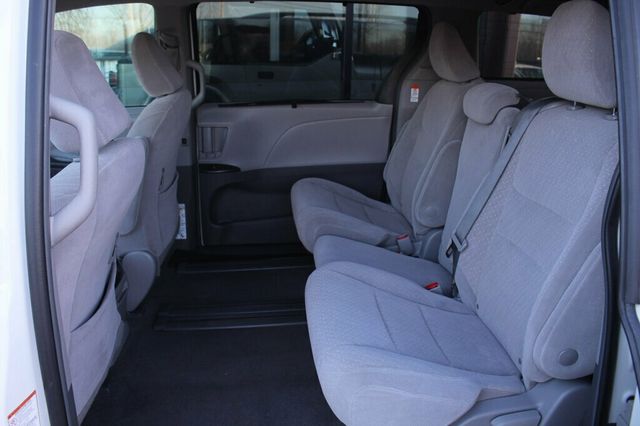 2019 Toyota Sienna ONE OWNER LE 8 PASSENGER - 22981388 - 26