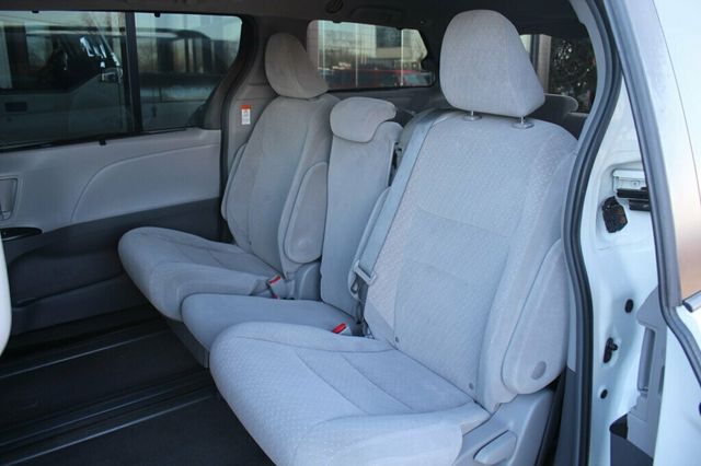 2019 Toyota Sienna ONE OWNER LE 8 PASSENGER - 22981388 - 27