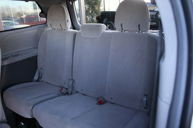 2019 Toyota Sienna ONE OWNER LE 8 PASSENGER - 22981388 - 28