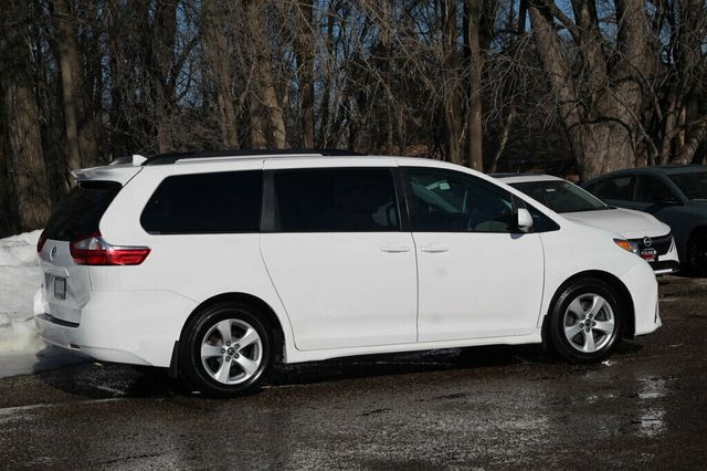 2019 Toyota Sienna ONE OWNER LE 8 PASSENGER - 22981388 - 2