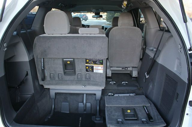 2019 Toyota Sienna ONE OWNER LE 8 PASSENGER - 22981388 - 32