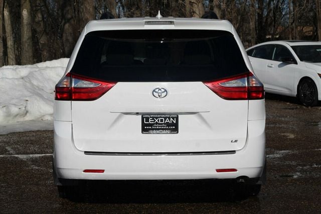 2019 Toyota Sienna ONE OWNER LE 8 PASSENGER - 22981388 - 4