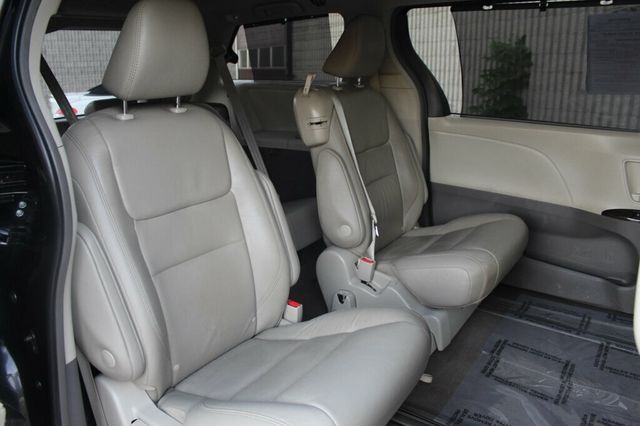 2019 Toyota Sienna ONE OWNER XLE PREMIUM W/ REAR BLU-RAY DVD, NAVIGATION, LEATHER - 23089853 - 9