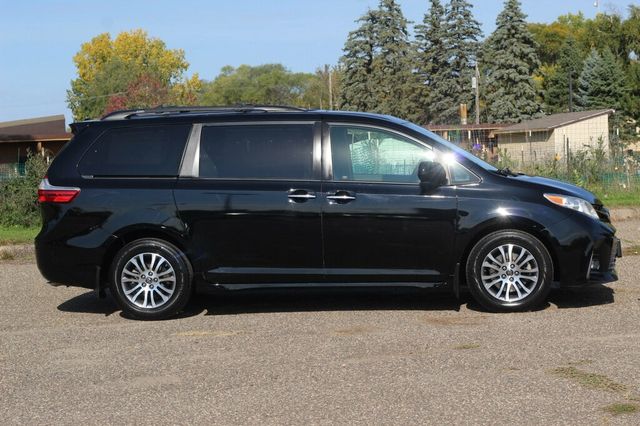 2019 Toyota Sienna ONE OWNER XLE PREMIUM W/ REAR BLU-RAY DVD, NAVIGATION, LEATHER - 23089853 - 1