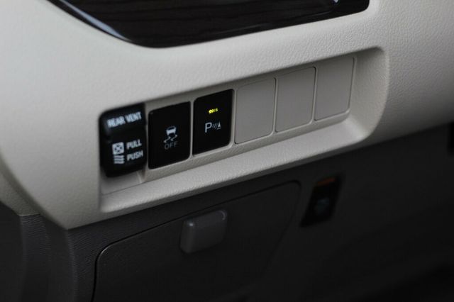 2019 Toyota Sienna ONE OWNER XLE PREMIUM W/ REAR BLU-RAY DVD, NAVIGATION, LEATHER - 23089853 - 19