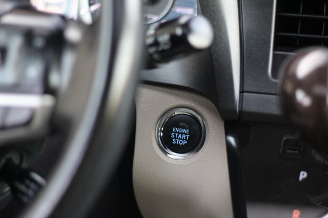 2019 Toyota Sienna ONE OWNER XLE PREMIUM W/ REAR BLU-RAY DVD, NAVIGATION, LEATHER - 23089853 - 28