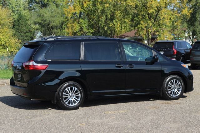 2019 Toyota Sienna ONE OWNER XLE PREMIUM W/ REAR BLU-RAY DVD, NAVIGATION, LEATHER - 23089853 - 2