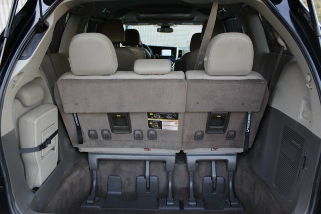2019 Toyota Sienna ONE OWNER XLE PREMIUM W/ REAR BLU-RAY DVD, NAVIGATION, LEATHER - 23089853 - 33