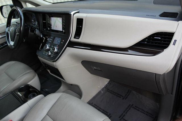 2019 Toyota Sienna ONE OWNER XLE PREMIUM W/ REAR BLU-RAY DVD, NAVIGATION, LEATHER - 23089853 - 8