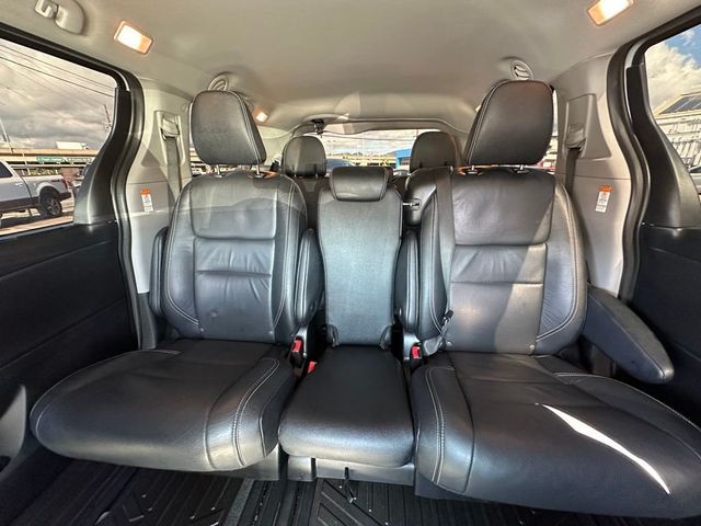 2019 Toyota Sienna SE Premium - 22704888 - 15