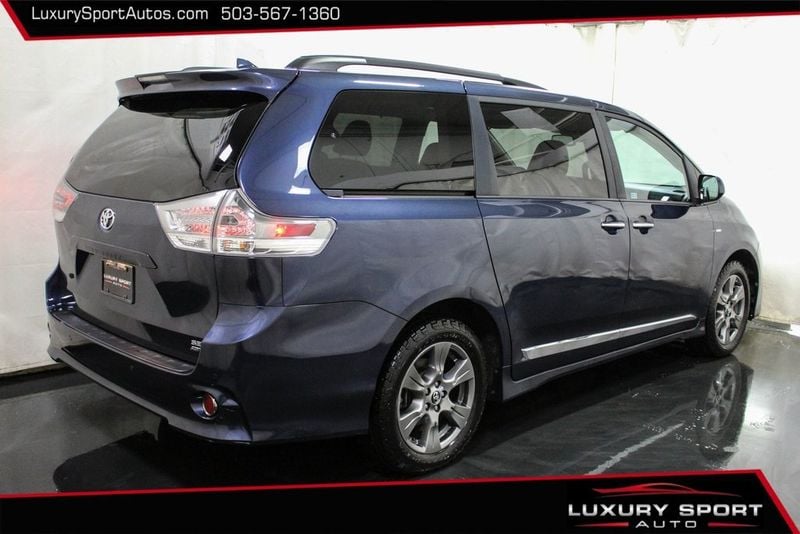 2019 Toyota Sienna SE Premium AWD 7-Passenger - 22636182 - 15