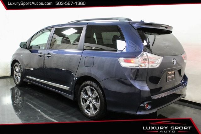 2019 Toyota Sienna SE Premium AWD 7-Passenger - 22636182 - 1