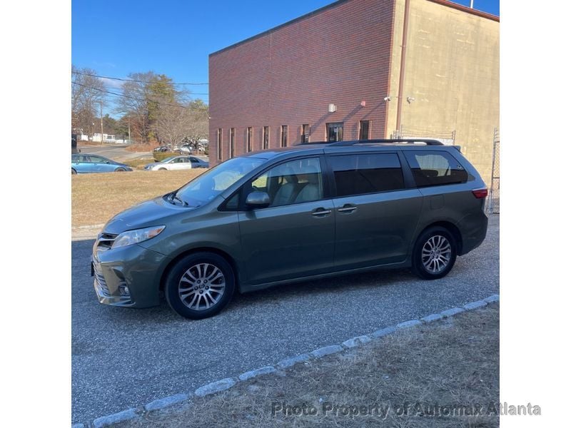 2019 Toyota Sienna XLE - 22750319 - 18