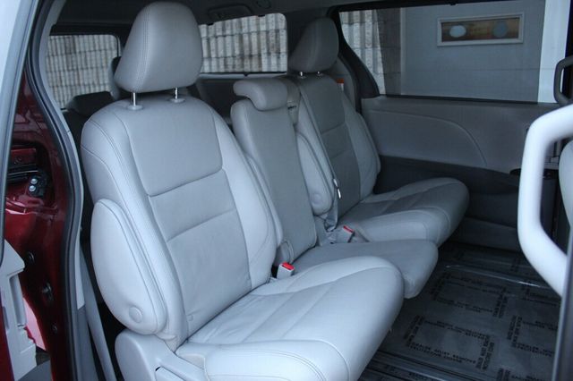 2019 Toyota Sienna XLE 8 PASSENGER W/ NAVIGATION/ ENTUNE PREMIUM AUDIO,MOONROOF - 22918480 - 10