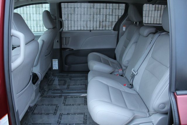 2019 Toyota Sienna XLE 8 PASSENGER W/ NAVIGATION/ ENTUNE PREMIUM AUDIO,MOONROOF - 22918480 - 26