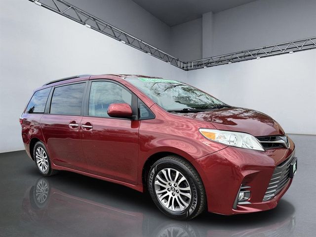 2019 Toyota Sienna XLE Automatic Access Seat FWD 7-Passenger - 22998256 - 7