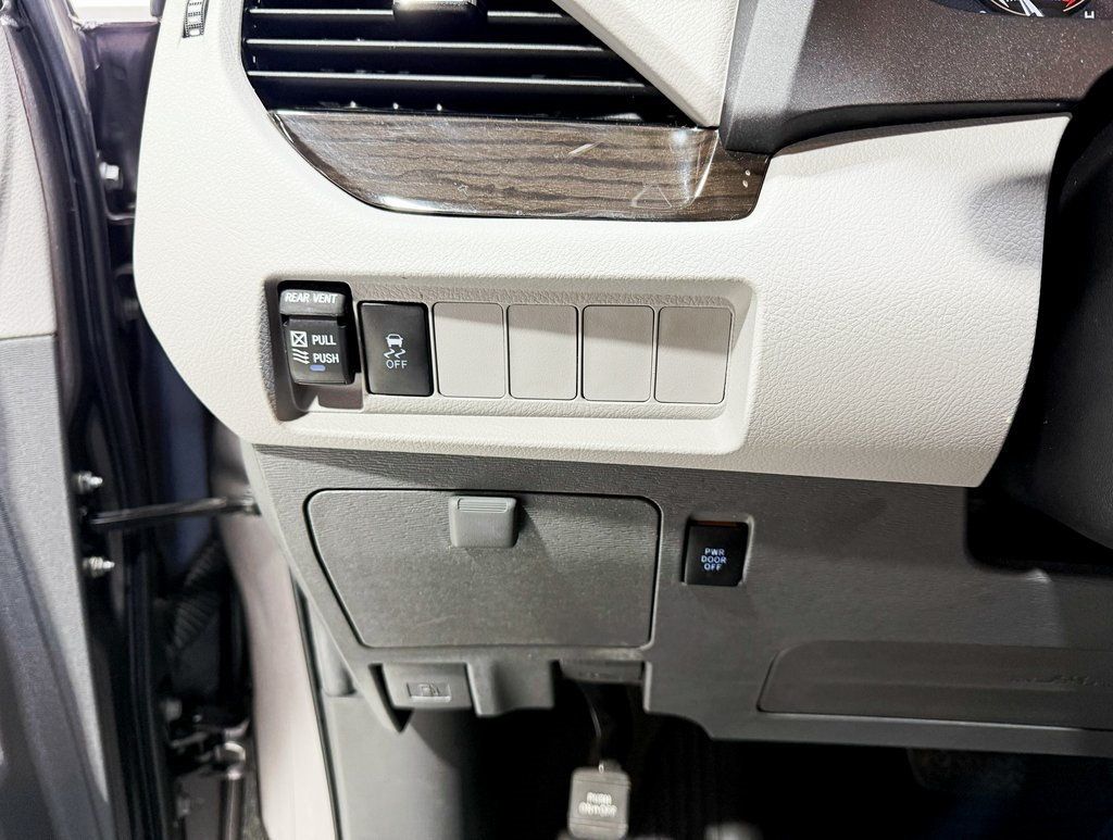 2019 Toyota Sienna XLE Automatic Access Seat FWD 7-Passenger - 22933029 - 13