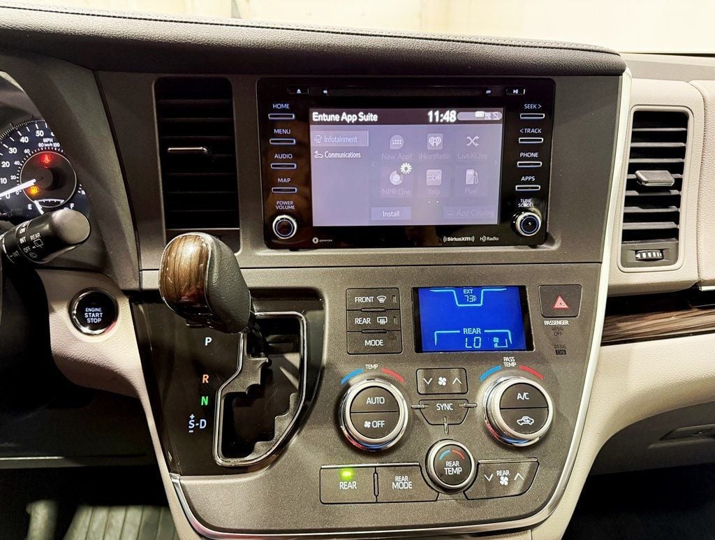 2019 Toyota Sienna XLE Automatic Access Seat FWD 7-Passenger - 22933029 - 15