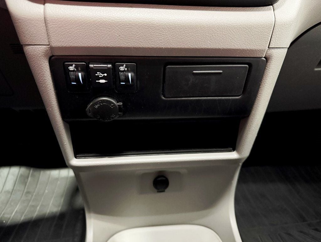 2019 Toyota Sienna XLE Automatic Access Seat FWD 7-Passenger - 22933029 - 19