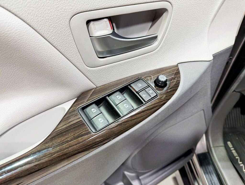 2019 Toyota Sienna XLE Automatic Access Seat FWD 7-Passenger - 22933029 - 25