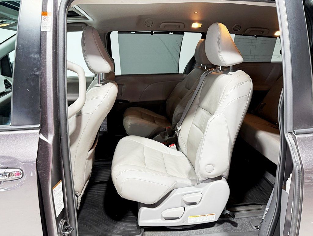 2019 Toyota Sienna XLE Automatic Access Seat FWD 7-Passenger - 22933029 - 26