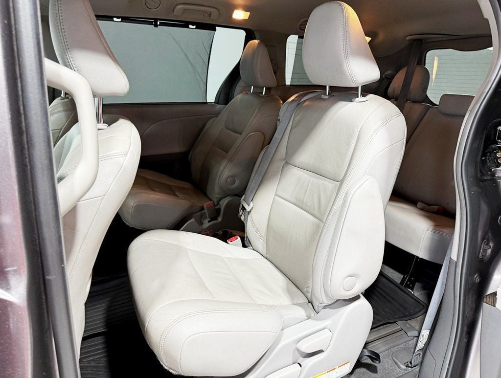 2019 Toyota Sienna XLE Automatic Access Seat FWD 7-Passenger - 22933029 - 27