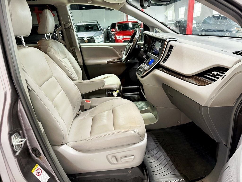 2019 Toyota Sienna XLE Automatic Access Seat FWD 7-Passenger - 22933029 - 35