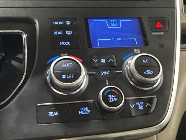 2019 Toyota Sienna XLE Automatic Access Seat FWD 7-Passenger - 23031652 - 18