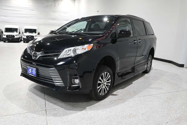 2019 Toyota Sienna XLE Automatic Access Seat FWD 7-Passenger - 23045925 - 9
