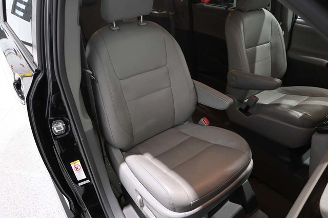 2019 Toyota Sienna XLE Automatic Access Seat FWD 7-Passenger - 23045925 - 15