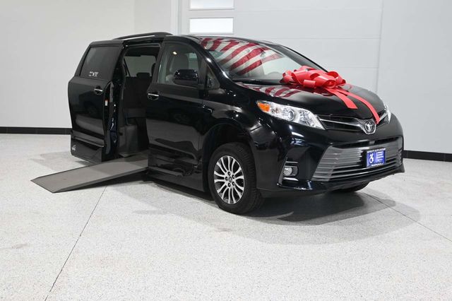 2019 Toyota Sienna XLE Automatic Access Seat FWD 7-Passenger - 23045925 - 1