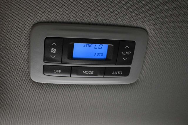 2019 Toyota Sienna XLE Automatic Access Seat FWD 7-Passenger - 23045925 - 27