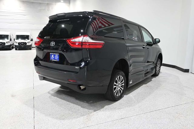 2019 Toyota Sienna XLE Automatic Access Seat FWD 7-Passenger - 23045925 - 5