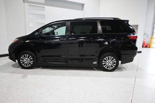 2019 Toyota Sienna XLE Automatic Access Seat FWD 7-Passenger - 23045925 - 8