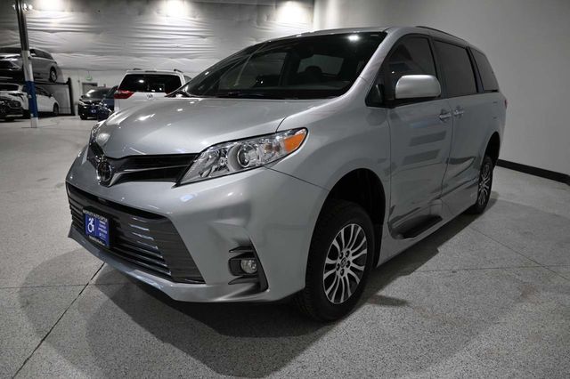 2019 Toyota Sienna XLE Automatic Access Seat FWD 7-Passenger - 23099429 - 9